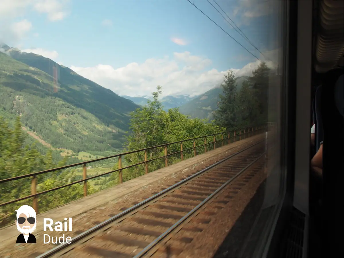 EuroCity/ICE Mimara von Villach durch die Alpen nach München.