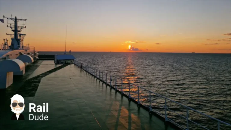 Západ slunce na trajektu Tallink Baltic Queen.